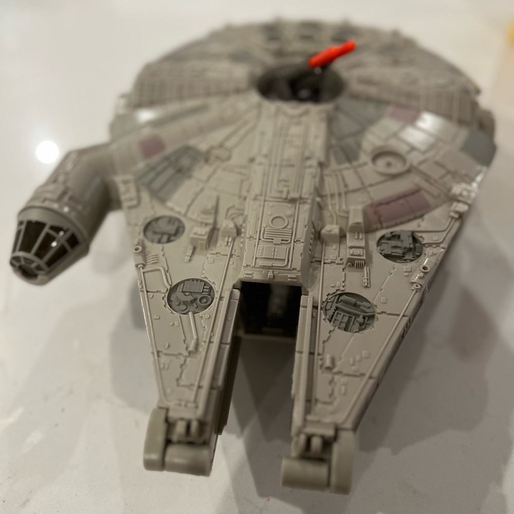 1995 millennium, falcon with mini figurines
